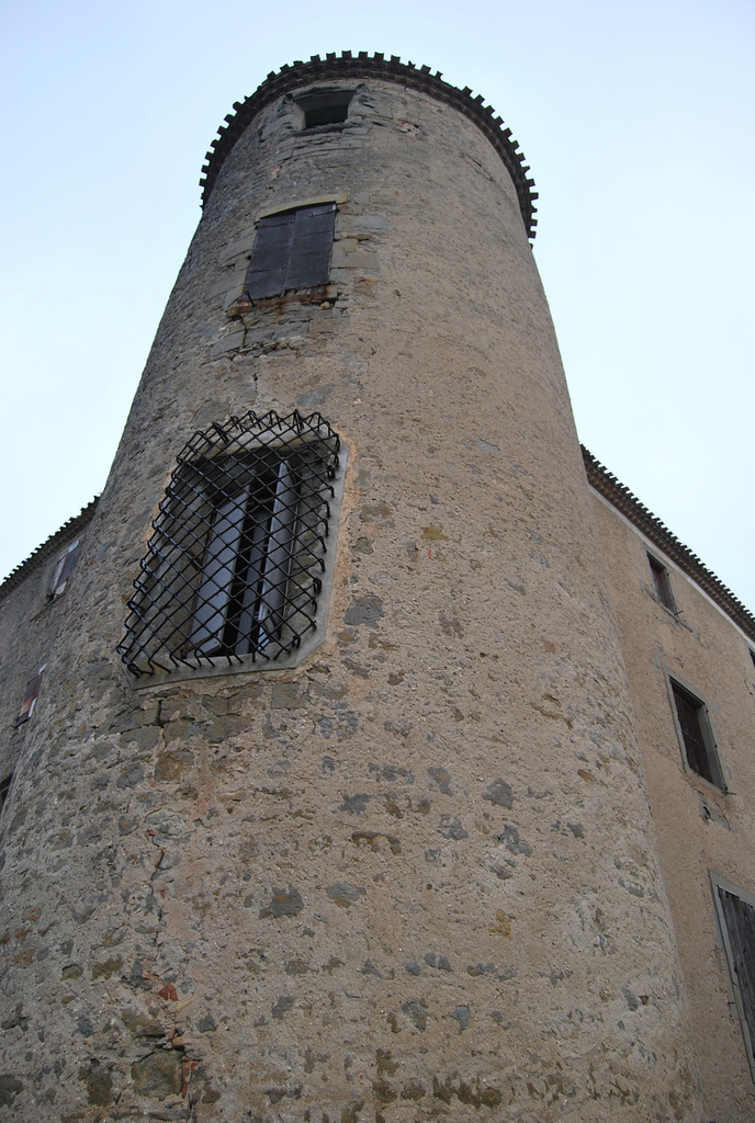 Tour du château á Leuc