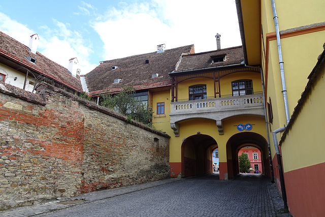 Entrance To Piata Cetatii