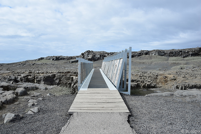 Miðlína, Brücke zwischen Europa und Amerika - P.i.P. (© Buelipix)