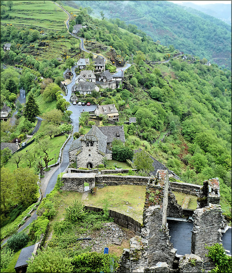 Valon , commune de  La Croix-Barrez (12) 21 mai 2019.