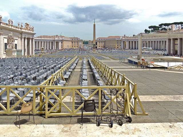 Rome, The Vatican, St. Peters Square 052314