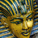 L'authentique masque funéraire de Toutânkhamon , les autres ne sont que des copies de mauvais goût , y compris au musée du Caire .