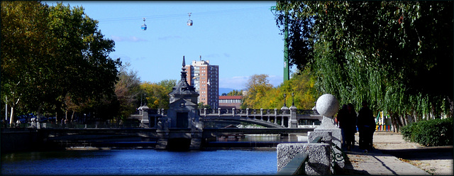 Rio Manzanares Walkway and the Teleférico de Madrid