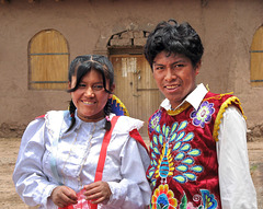 A smiling couple from Raqchi  - Cuzco - Perú