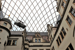 Rauten-Membrandach über dem kleinen Schlosshof des Residenzschlosses Dresden