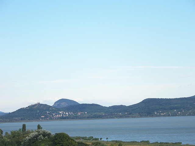 Vido al norda bordo de la lago Balaton