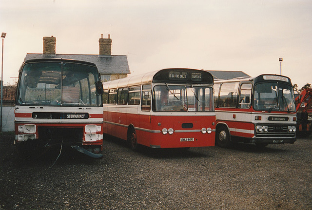 Simonds Coaches RGV 700W, RBJ 46R and CPV 2T at Botesdale – 6 Apr 1994 (219-04) Simonds Coaches RGV 700W, RBJ 46R and CPV 2T at Botesdale – 6 Apr 1994 (219-04)