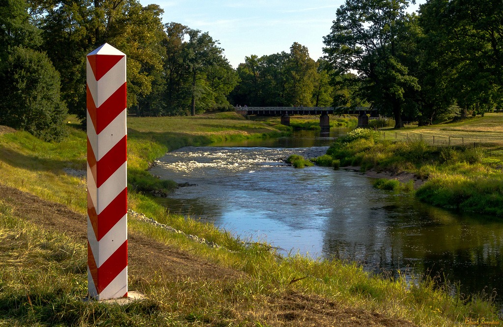 Grenze im Park II