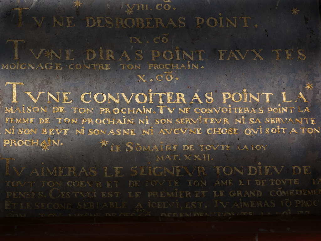 Le 10e Commandement est dans la chapelle