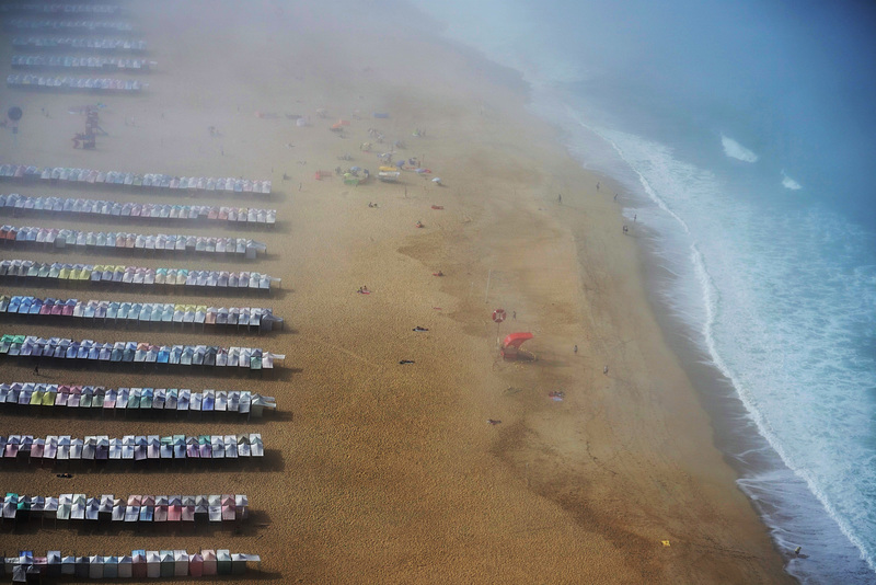 Nazaré, the day is up - beach time.