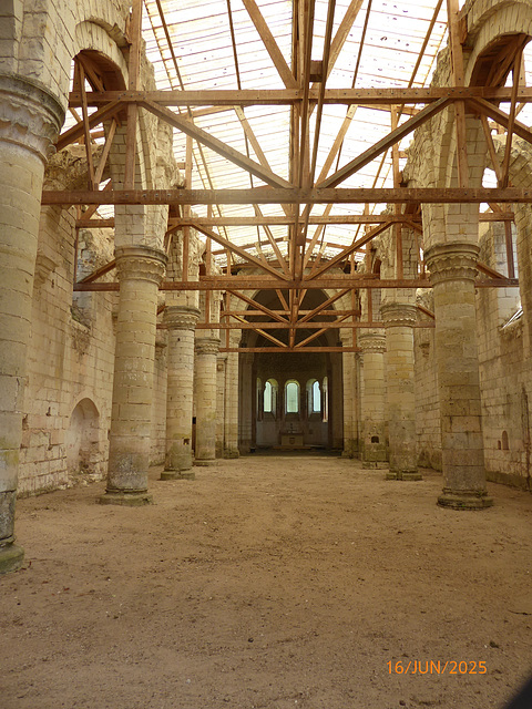 Abbaye d'AIGUEVIVE Loir et Cher 2/3 Abbaye d'AIGUEVIVE Loir et Cher 2/3