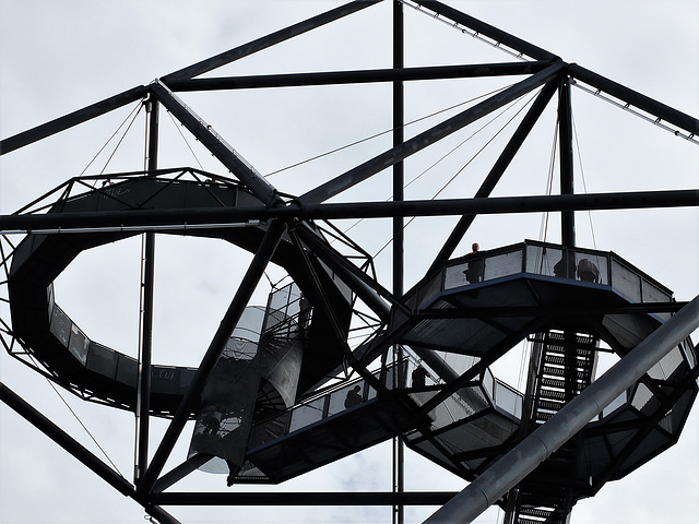 Zweite und dritte Aussichtsplattform des Tetraeders in Bottrop