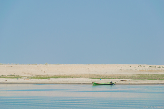 ein Tag auf dem Irrawaddy _  die Landschaft vorbeiziehen lassen ... (© Buelipix)