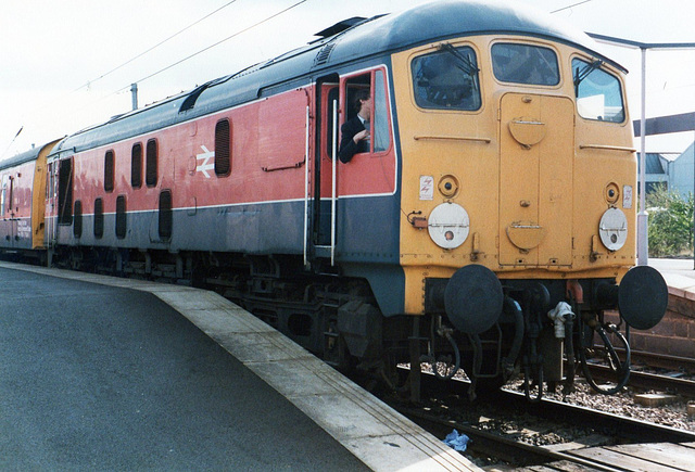 97201 at Bedford - 5 October 1983