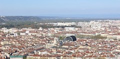 Lyon (69) 13 avril 2015. Vue depuis Fourvière > Hôtel de ville, opéra et Villeurbanne.