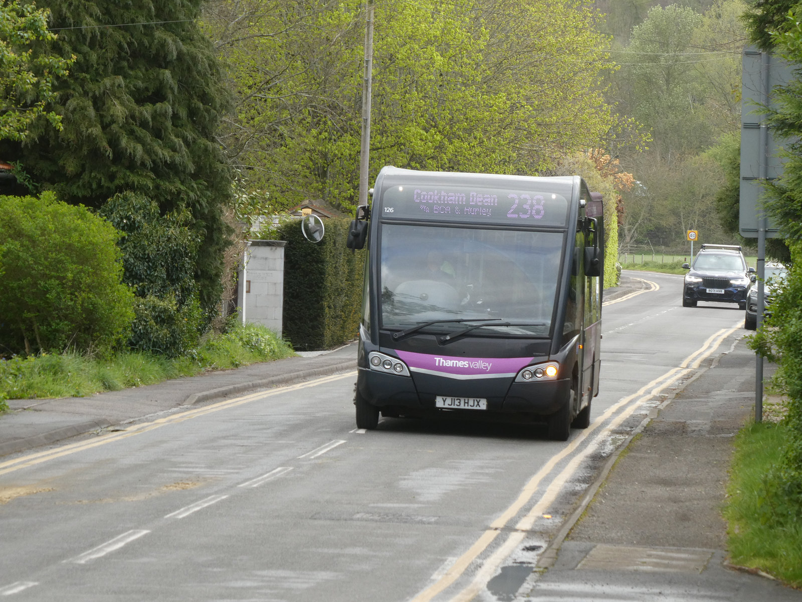 Thames Valley Buses YJ13 HJX at Bisham - 16 Apr 2024 (P1170917)