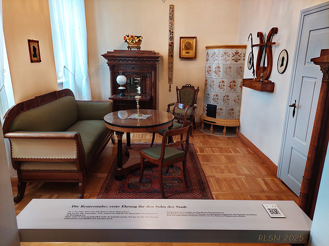 Happy Chairy Saturday!