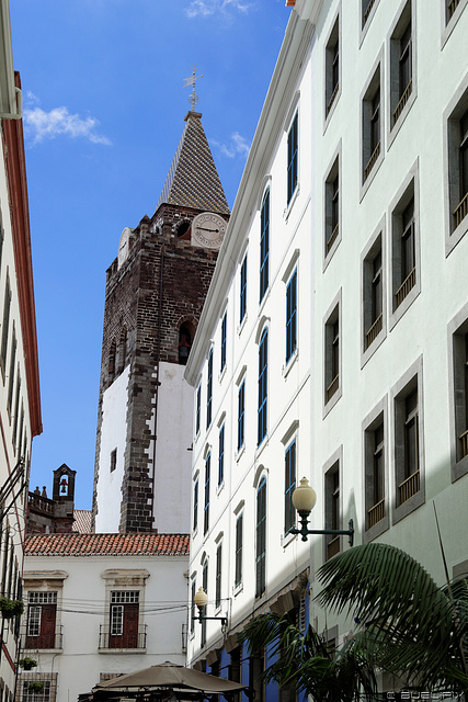 in den Gassen von Funchal (© Buelipix)