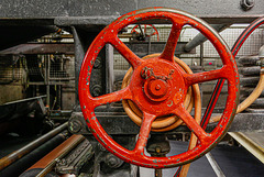 #39 - Leo W - The red wheel of historic paper machine - 2° 9points