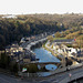 La Rance , le vieux pont et le port de Dinan (22) , vue depuis les remparts
