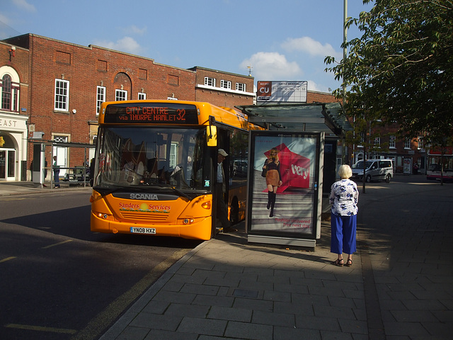 DSCF1580 Sanders Coaches YN08 HXZ in Norwich - 11 Sep 2015 DSCF1580 Sanders Coaches YN08 HXZ in Norwich - 11 Sep 2015