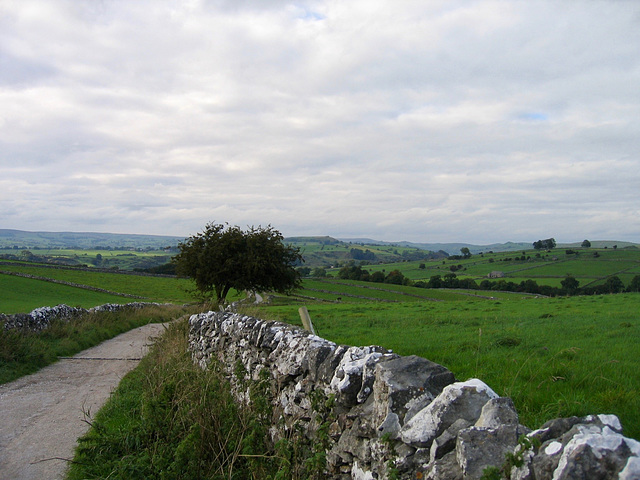 Looking back, at 317m, to Hartington from the track to Dale End