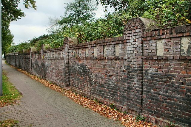 Alte Zechenmauer von Mathias Stinnes 3/4 (Gladbeck-Brauck) / 22.09.2018