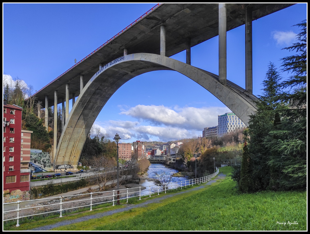 Puente de Miraflores   -   HWW