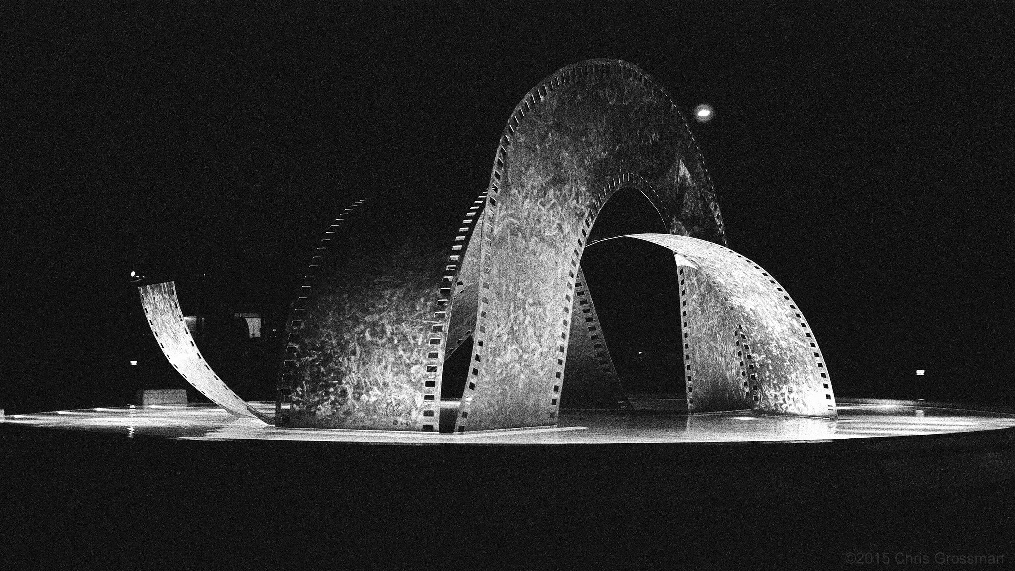 The Film Strip U.S.A. Fountain - Nikon F4 - AF Nikkor 50mm f/1.8 D - My last roll of TMAX 3200