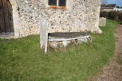 Monument in St Peter's Churchyard, Holton, Suffolk
