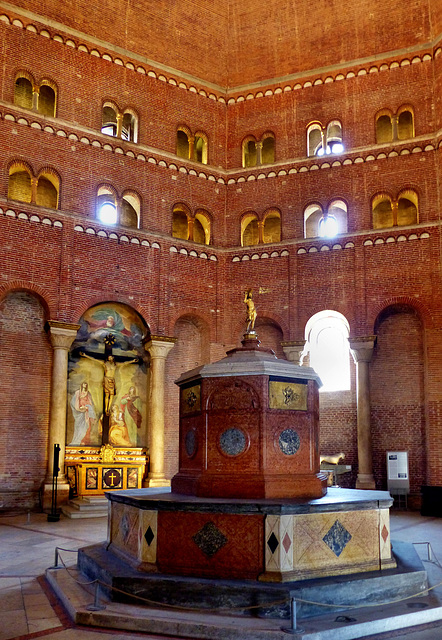 Cremona - Baptistery