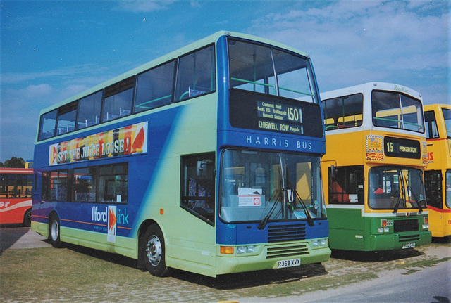 Harris Bus R358 XVX and Road Car 686 (P686 SVL) at Showbus, Duxford – 21 Sep 1997 (371-16)