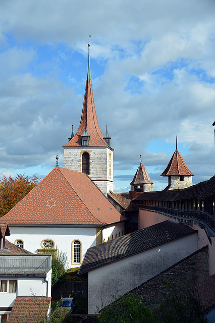 Festungsmauer und Deutsche Kirche Murten