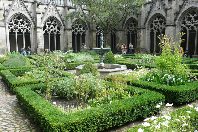 Cloister Gardens