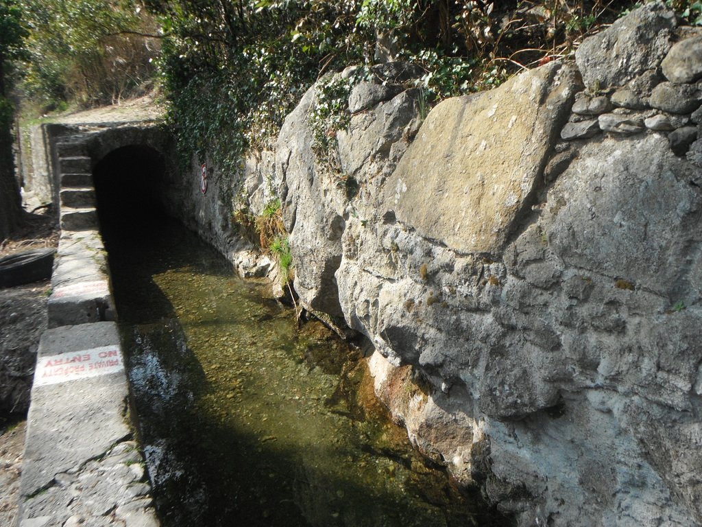 10-Canal d'amenée d'eau à la Bambouseraie