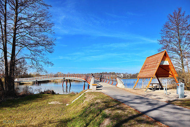 Rastplatz und Brücke am Ostorfer See