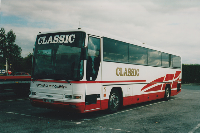 Classic Coaches W875 UGY at Grantham Services – 19 Aug 2003 (513-09A) Classic Coaches W875 UGY at Grantham Services – 19 Aug 2003 (513-09A)