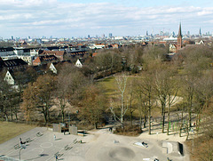 Wilhelmsburger FLAK-Bunker-Blick zur Hamburger Innenstadt