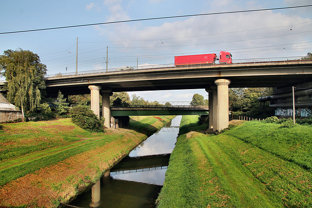 Brücke der Kurt-Schumacher-Straße über der Emscher (Gelsenkirchen-Horst) / 30.09.2023