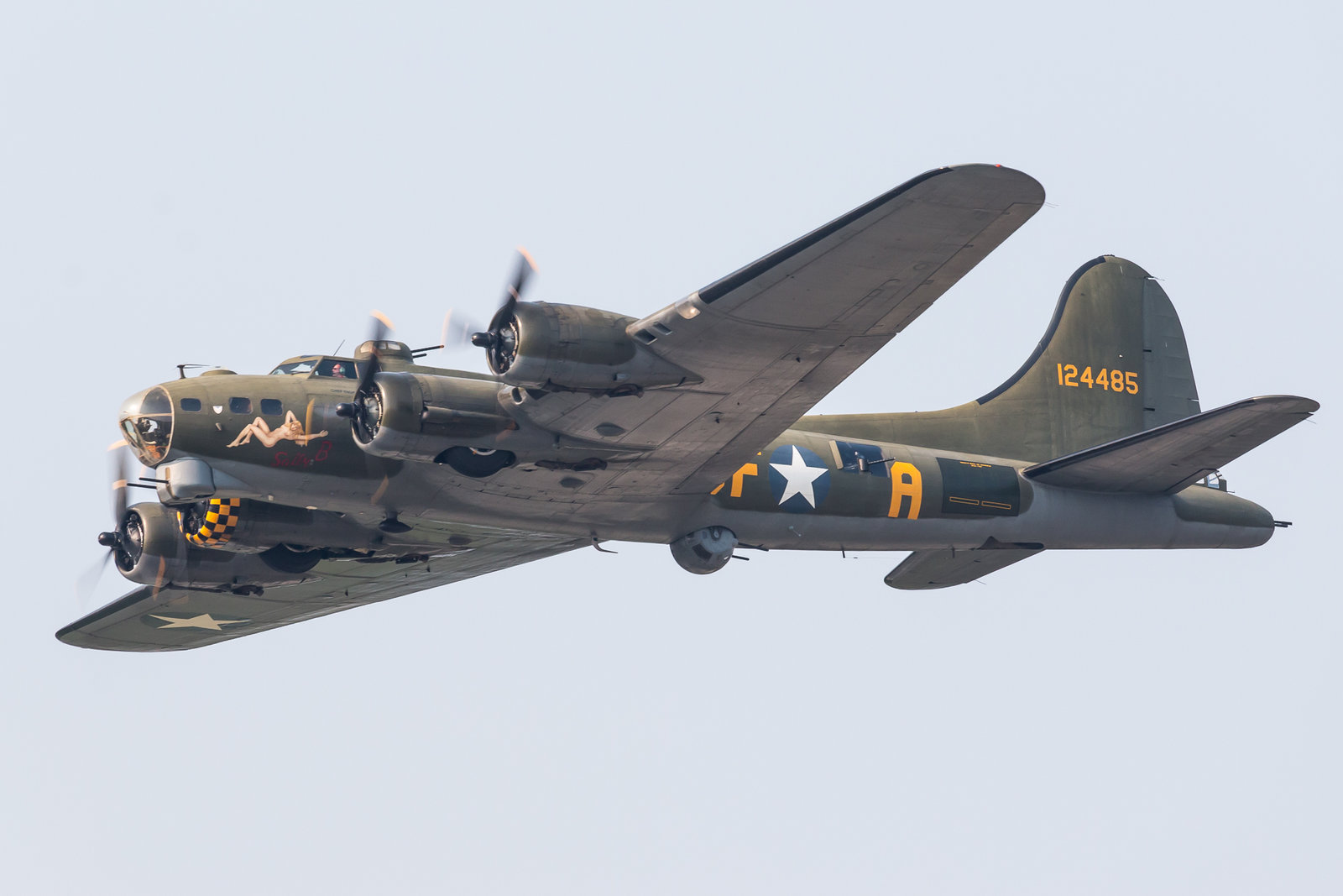 B-17 Flying Fortress G-BEDF Sally B