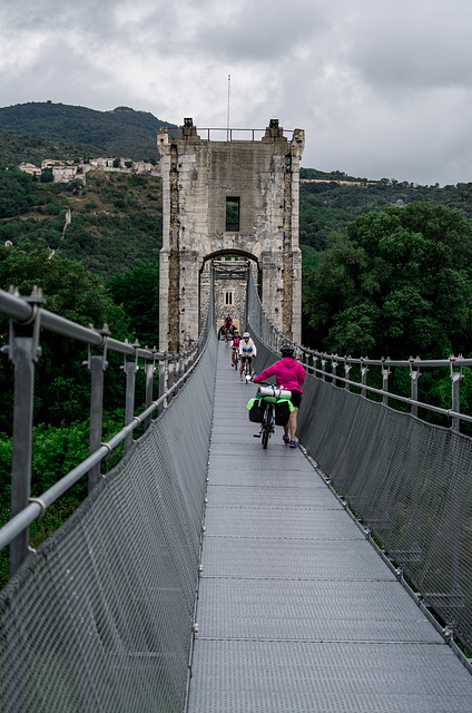 la passerelle himalayenne à Rochemaure (Ardèche)