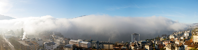 220101 Montreux brouillard pano1