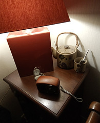 ... table de nuit ...