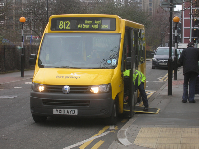 DSCN0152 HCT Group BT1 (YX10 AYD) - 3 Apr 2013