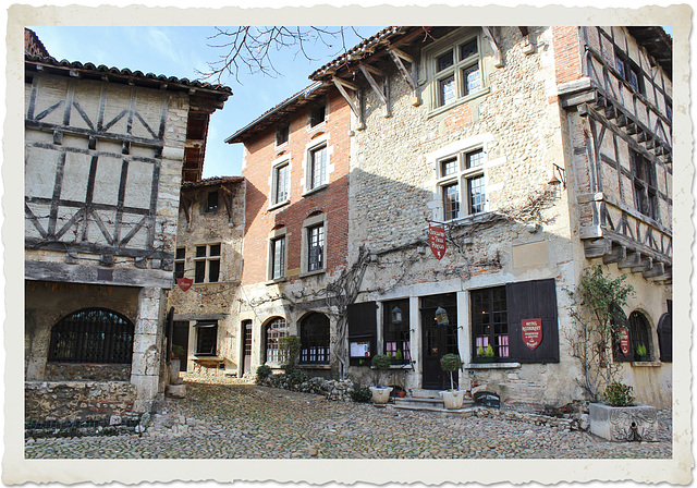 Pérouges (01) 11 février 2014.