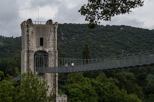 la passerelle himalayenne à Rochemaure (Ardèche)