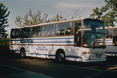 Scancoaches F945 RNV at Gatwick Airport – 24 Jun 1990 (120-3)