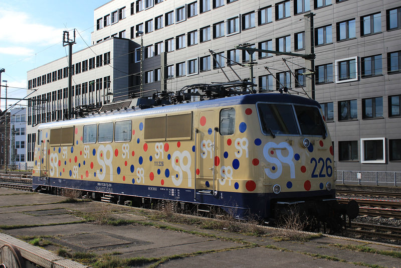 E  111   226