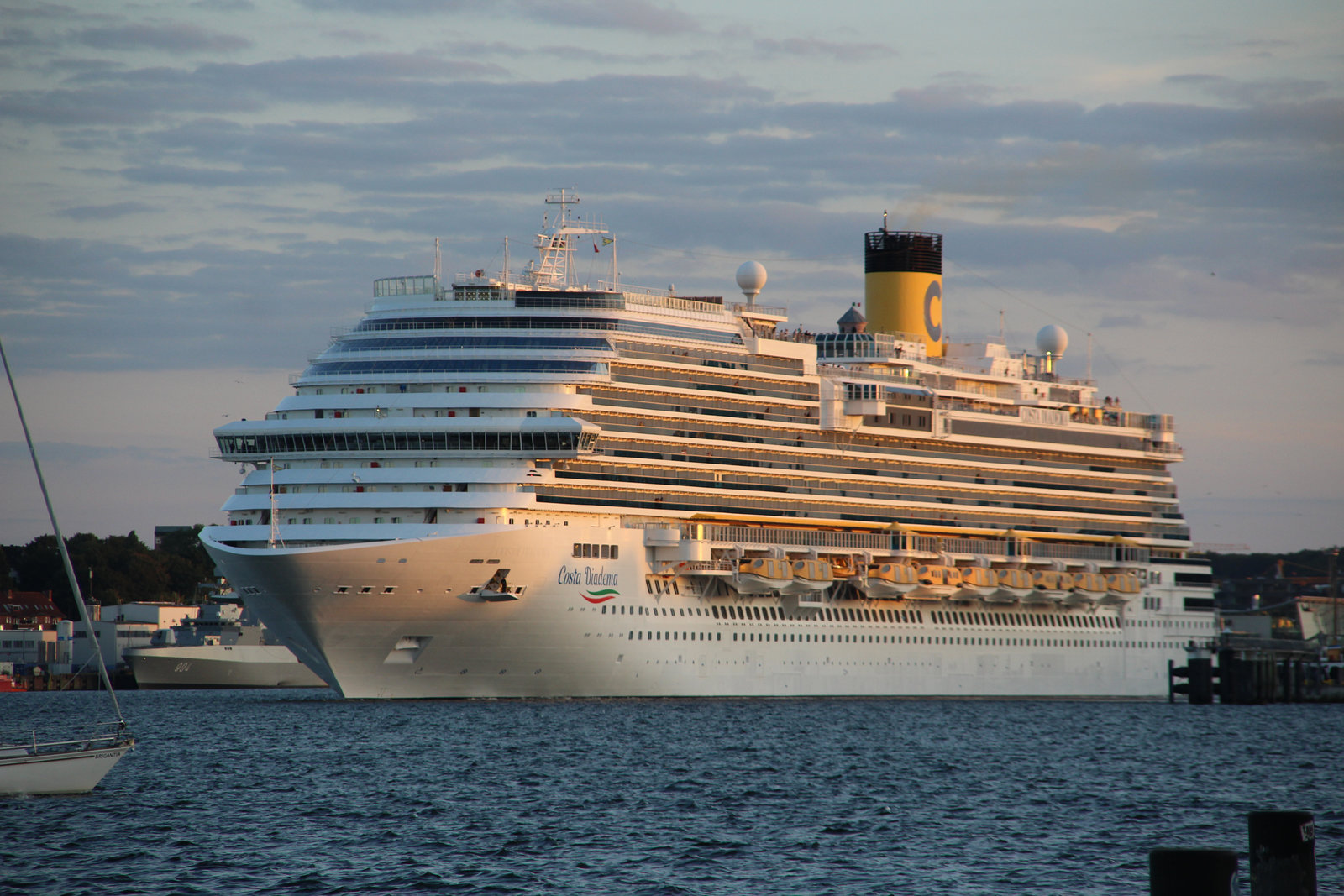 COSTA    DIADEMA