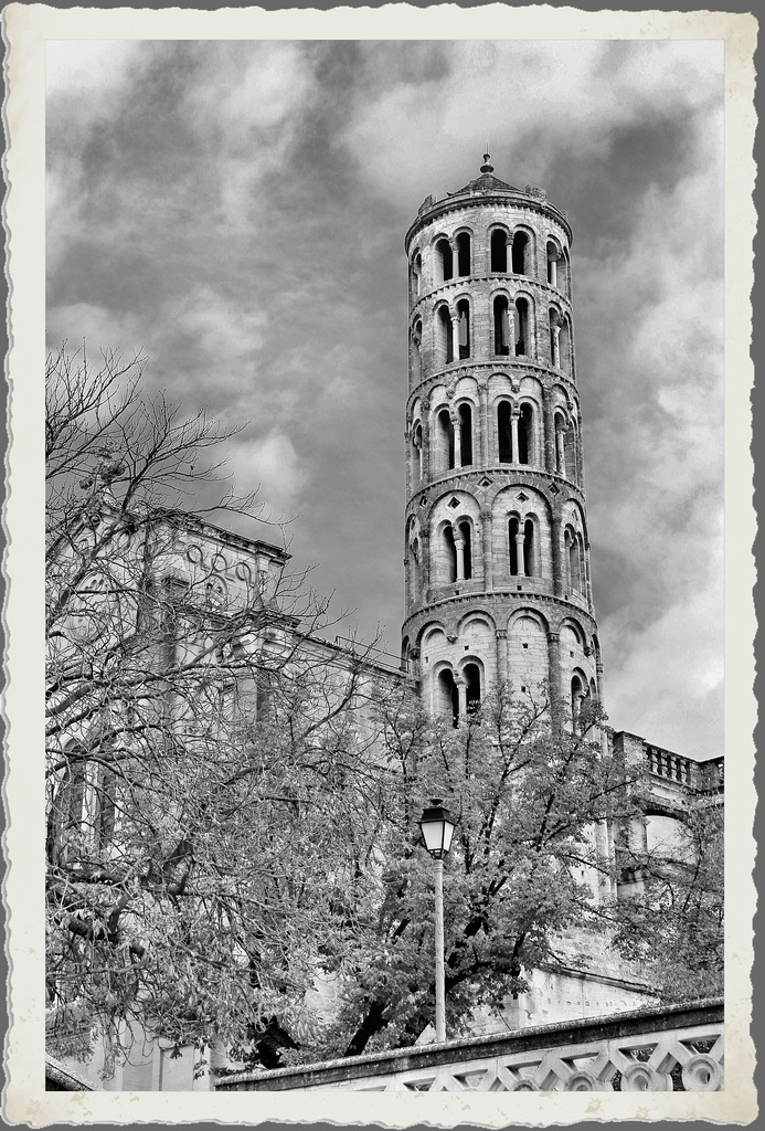 Uzès (30) 22 novembre 2013. La Tour Fenestrelle.